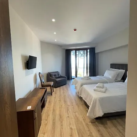 Kroi Near Castle Entrance Castle And Town View 酒店 3*