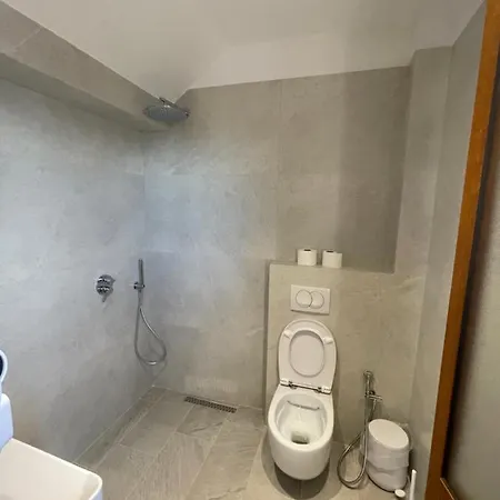 酒店 Kroi Near Castle Entrance Castle And Town View 3*