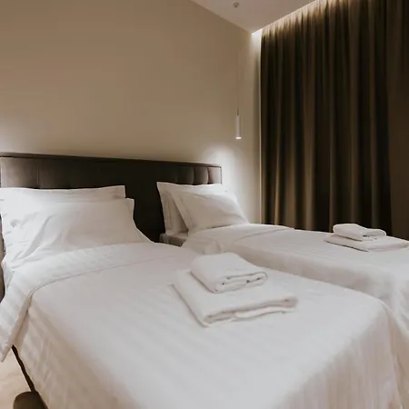 Kroi Near Castle Entrance Castle And Town View 酒店 3*